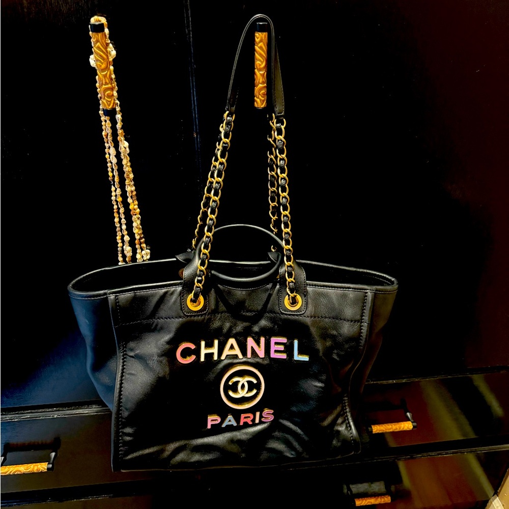 Beautiful Chanel calfskin large shopping
